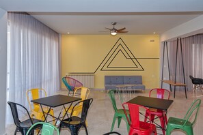 Interior - THE Bongos Resort AND Yoga Retreat (Platanias)