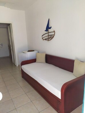 Interior - Leon Apartment Hotel (Santorini)