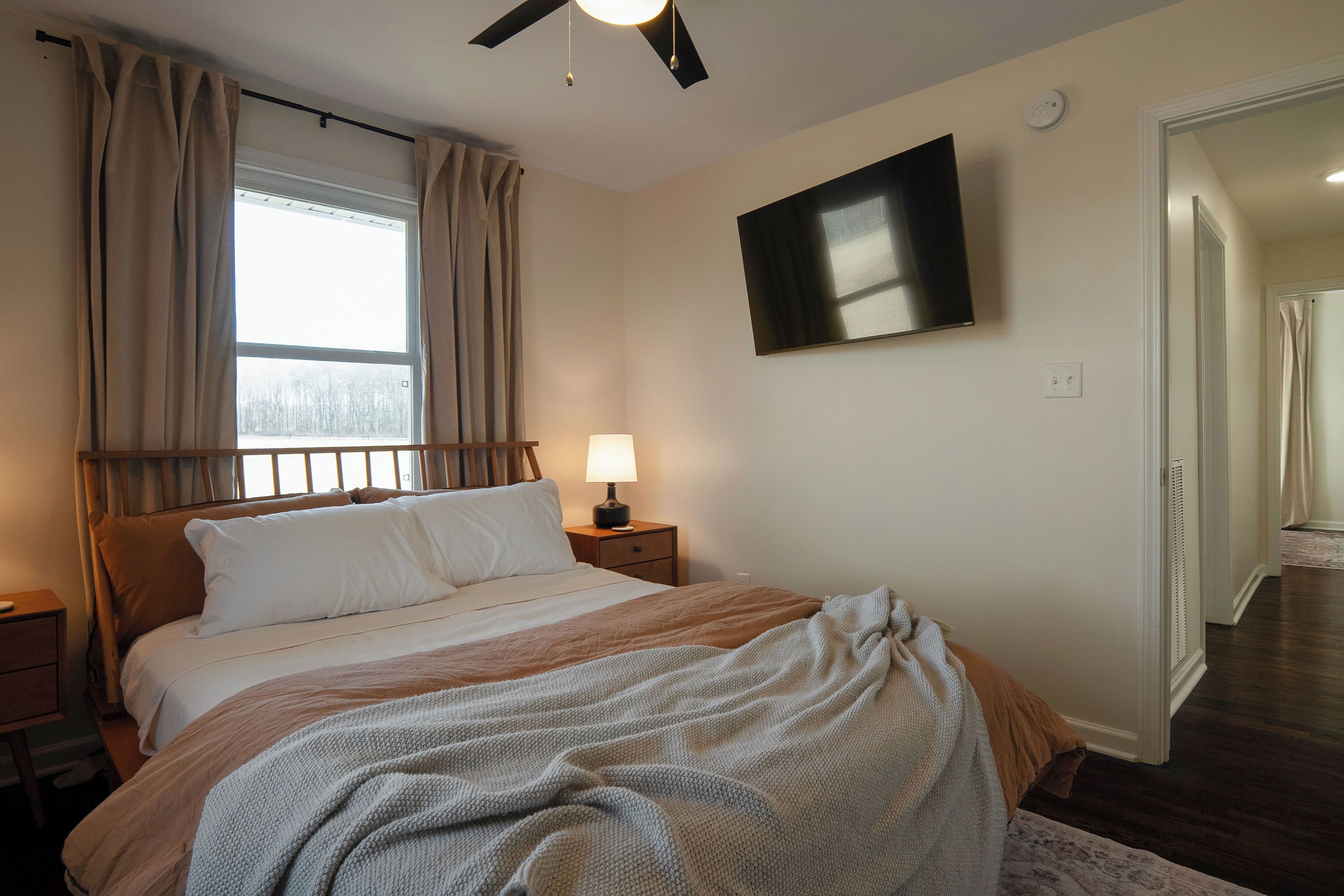 4 bedrooms, iron/ironing board, free WiFi, bed sheets