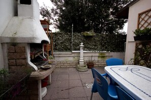 Tempat makan outdoor