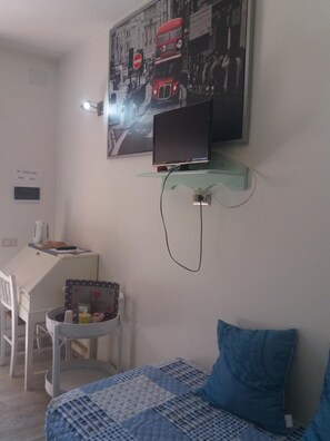Room - For Ever (Fiumicino)