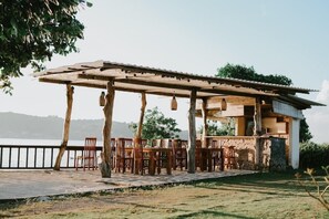 Outdoor dining - The Villa Dini Dnusa Lembongan (Lembongan Island)
