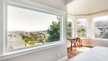 Fer et planche à repasser, accès à Internet, literie fournie