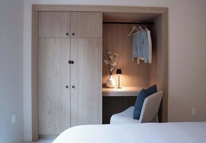 3 bedrooms, desk, WiFi, bed sheets - Luna Ridge - Thoughtfully Designed 3-Bedroom Condo (Revelstoke)