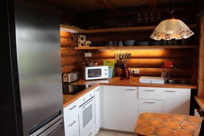 Private kitchen - Akureyri Log Cabin (Akureyri)