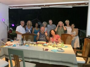 Outdoor dining - The Orchard Self-catering Villa (Mahé Island)