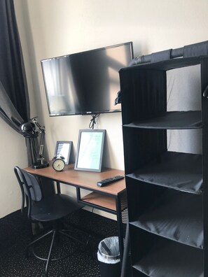 Interior - Hamburg Room (Hamburg)