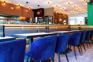 Dining - Hamburg Room (Hamburg)