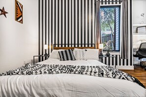 5 habitaciones, escritorio y tabla de planchar con plancha 