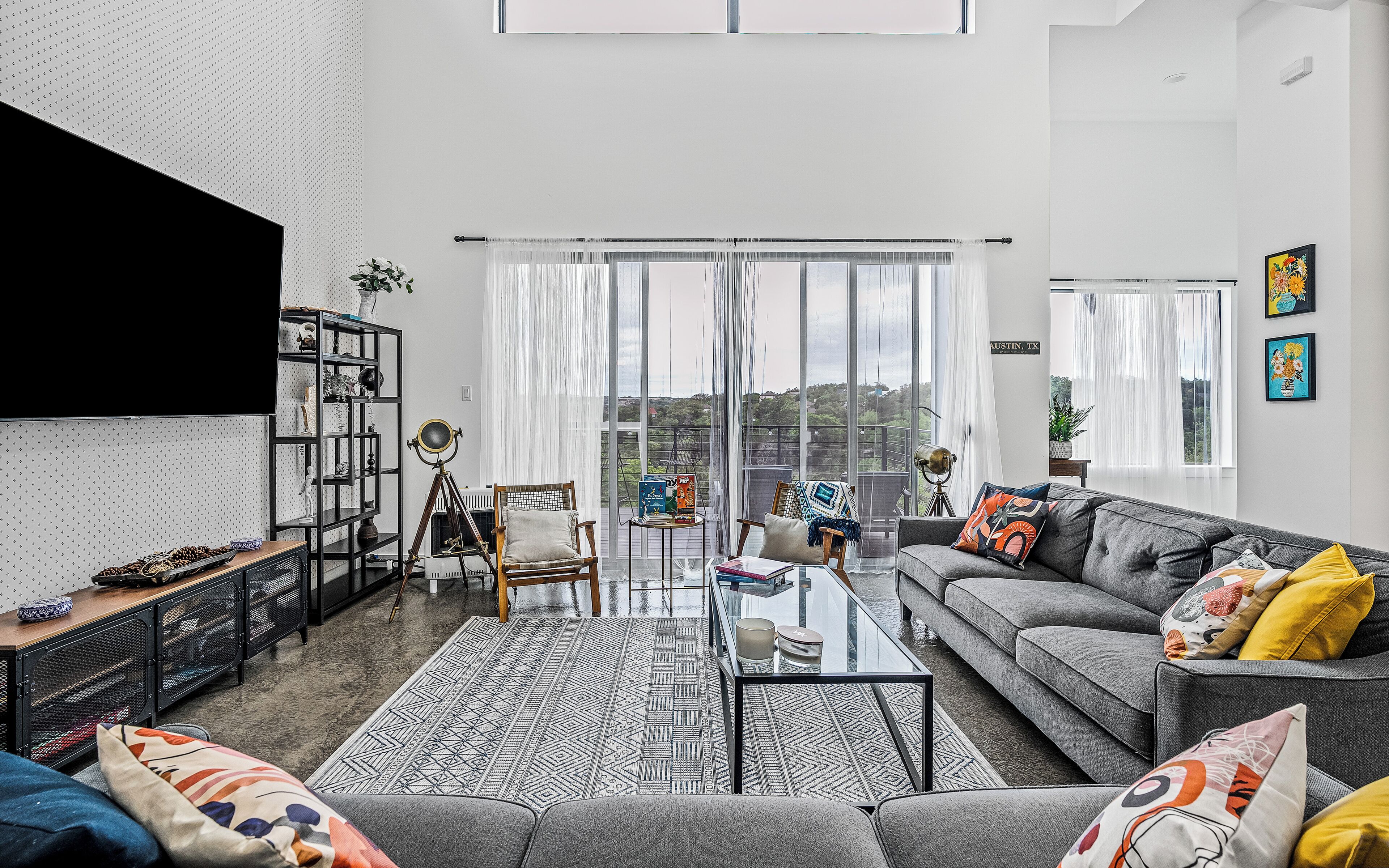 Smart TV, table tennis, books