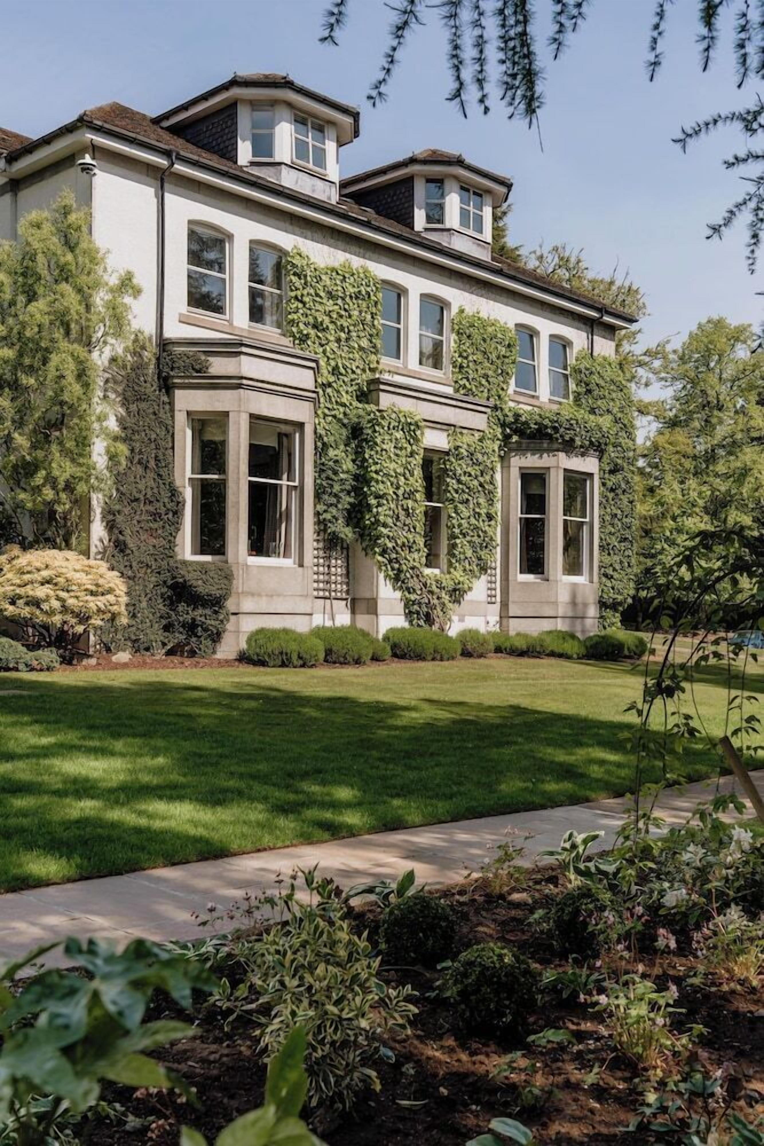 المنشأة من الخارج