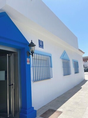 Exterior detail - Hospedería Almundo (Tarifa)