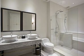 Bathroom - Le Thatluang D oR by D Varee (Vientiane)