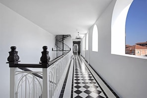 Interior - Le Thatluang D oR by D Varee (Vientiane)