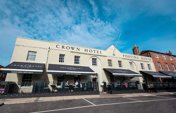 Exterior - The Crown Hotel (Doncaster)
