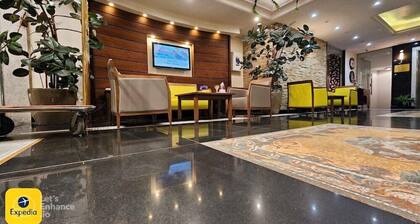 Lazourd Palace Hotel Apartments