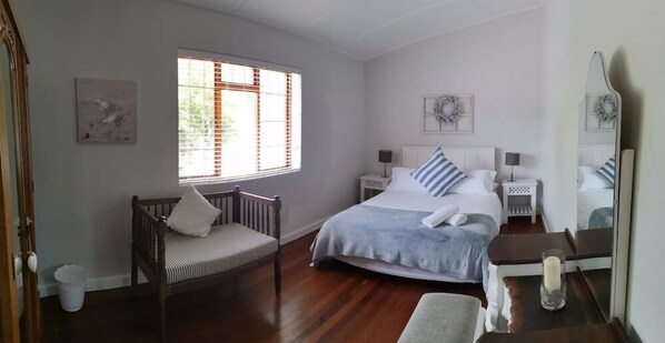 Room - Normandie On Sea (Hermanus)