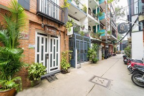 Exterior detail - Saigon Cactus Homestay (Ho Chi Minh City)