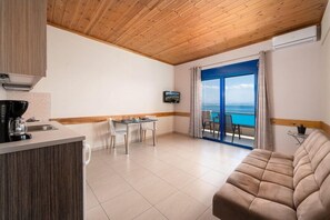 Living area - Hotel Minos (Agios Vasileios)