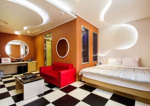 1 Night 2 Days Hotel