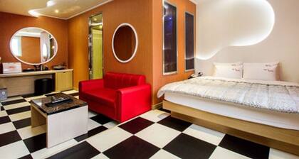 1 Night 2 Days Hotel