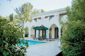 Piscine extérieure