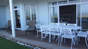 تناول الطعام بالخارج