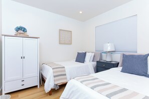 2 chambres, fer et planche à repasser, accès Internet, draps fournis