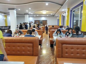 Dining - Hotel Seven Inn Bodhgaya (Gaya)