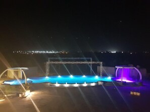 Outdoor pool - Hotel Mittal Avenue (Ujjain)