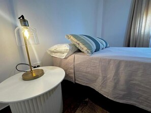 2 bedrooms, iron/ironing board, Internet, bed sheets - First line, beach, swimming pool and sunrise (El Campello)