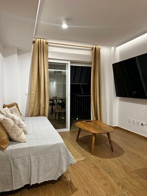 2 bedrooms, iron/ironing board, Internet, bed sheets - First line, beach, swimming pool and sunrise (El Campello)