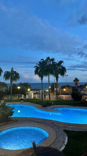 Outdoor pool - First line, beach, swimming pool and sunrise (El Campello)