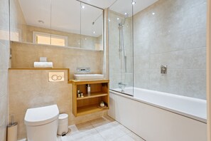 Hair dryer, towels - 25% OFF! | City Wide Views | 3B Canary Wharf (Greater London)