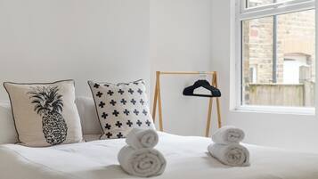 5 habitaciones, tabla de planchar con plancha y wifi gratis