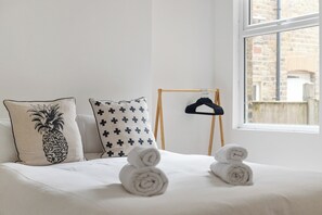 5 habitaciones, tabla de planchar con plancha y wifi gratis 