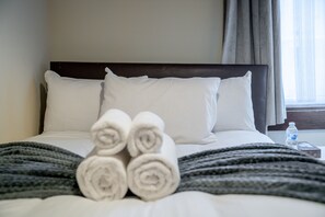 3 bedrooms, iron/ironing board, Internet, bed sheets - Comfy & Spacious 3 BR Flat | Family |Fast Wi-Fi|ST (Greater London)