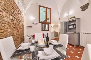 Dining - Santo Spirito Frescos (Florence)