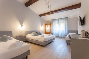 Room - Santo Spirito Frescos (Florence)