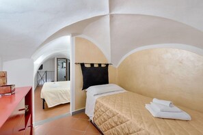 Room - Santo Spirito Frescos (Florence)