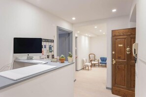 Lobby - Santo Spirito Frescos (Florence)