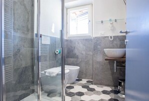 Bathroom - Santo Spirito Frescos (Florence)