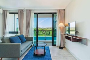 Living area - Wyndham Royal Lee Phuket (Sa Khu)