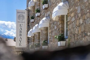 Exterior detail - Hostellerie de L'abbaye (Calvi)