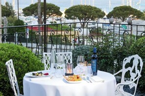 Servei de restauració a l'aire lliure