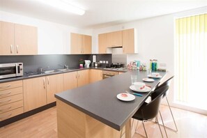 Private kitchen - Cityheart Fort William- Campus Accommodation (Fort William)