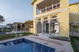 Una piscina techada