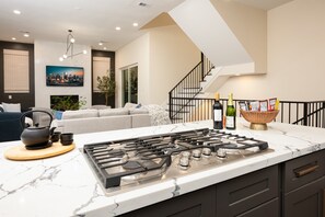 Interior - 8BR Twin Bldg w/ Rooftops Near Dtown: Pet-Friendly (HOUSTON)