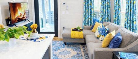 Smart TV, fireplace