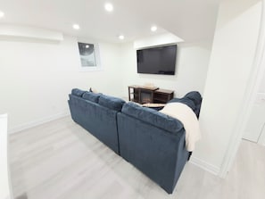 TV - Niagara Cozzy Suite (Thorold)